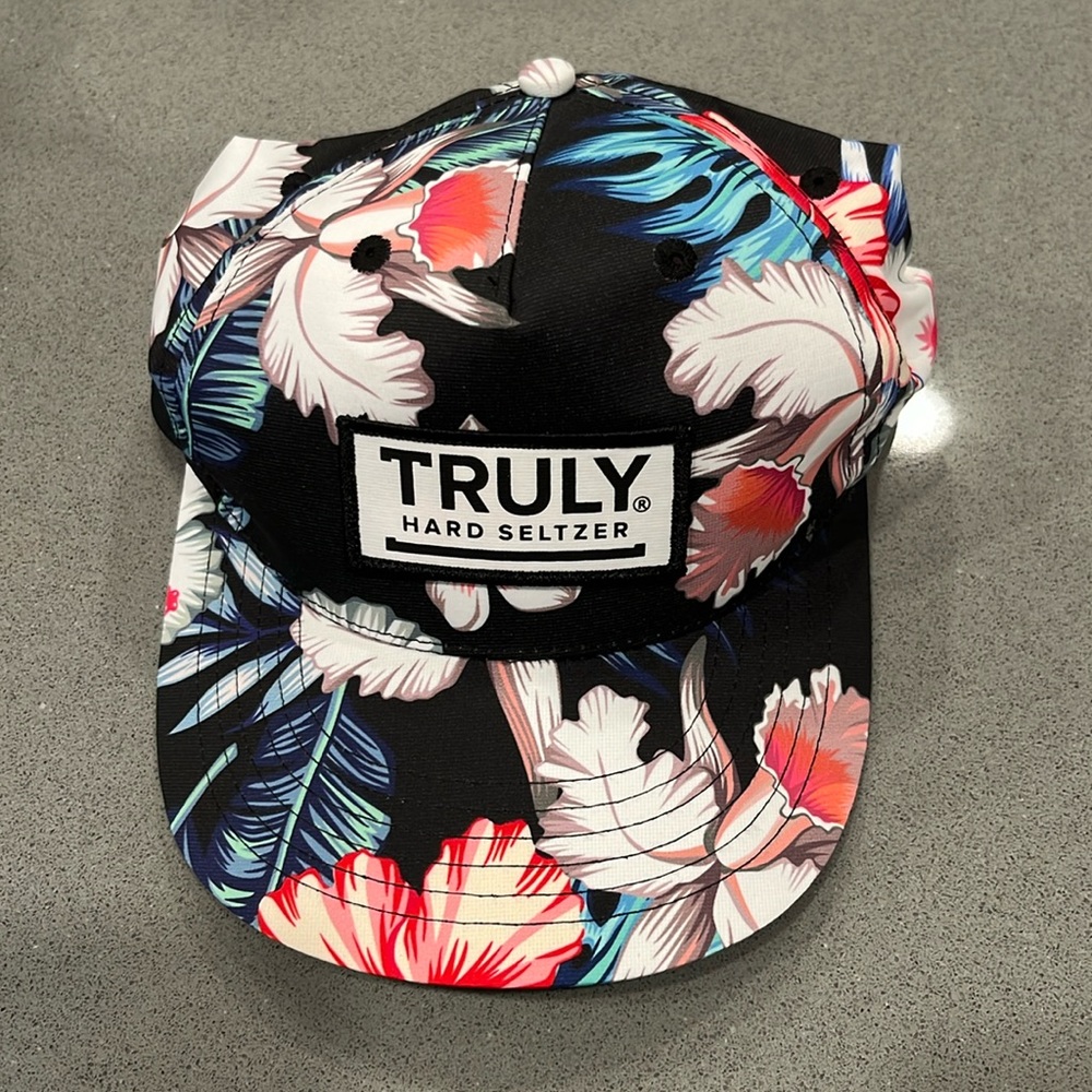 Truly Hawaiian print hat